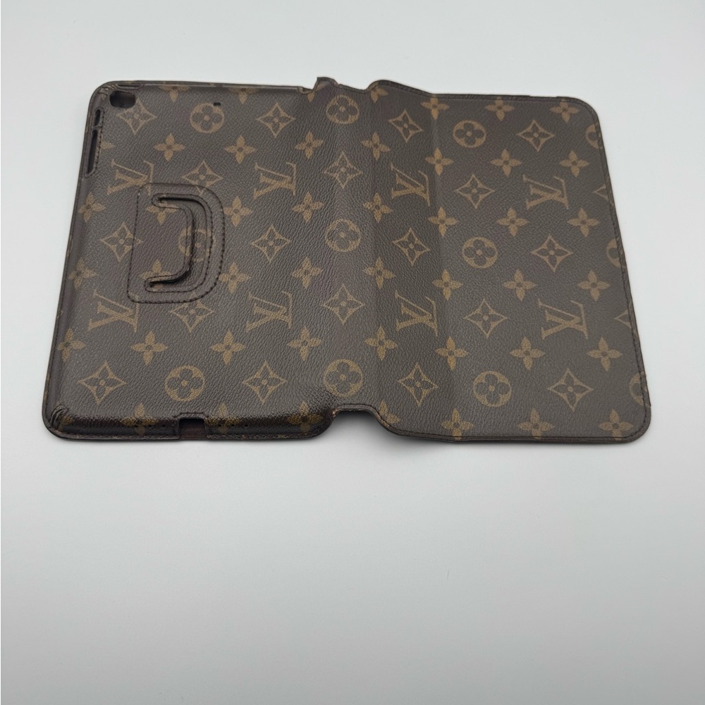 Louis Vuitton Monogram Folio iPad Mini Case - Picture 4 of 7